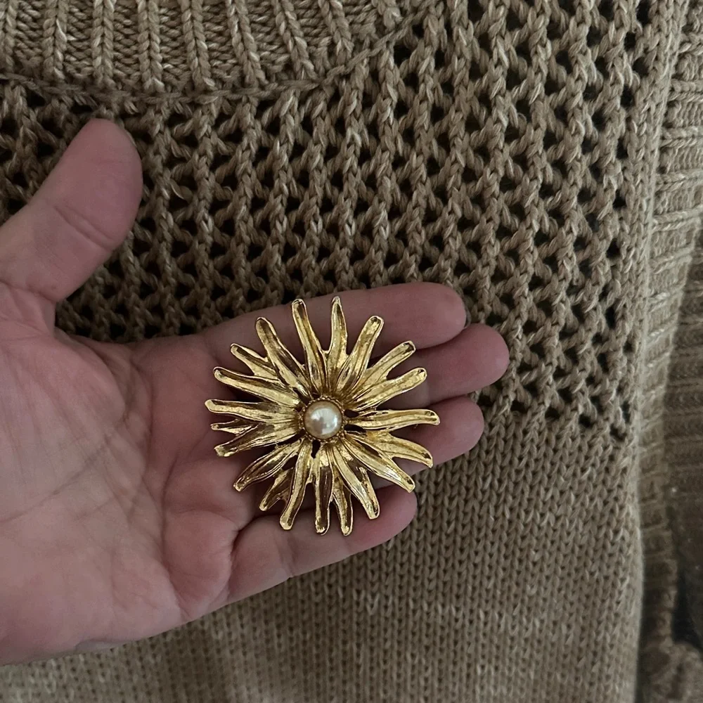 Vintage Gold Floral Brooch with Pearl Accent